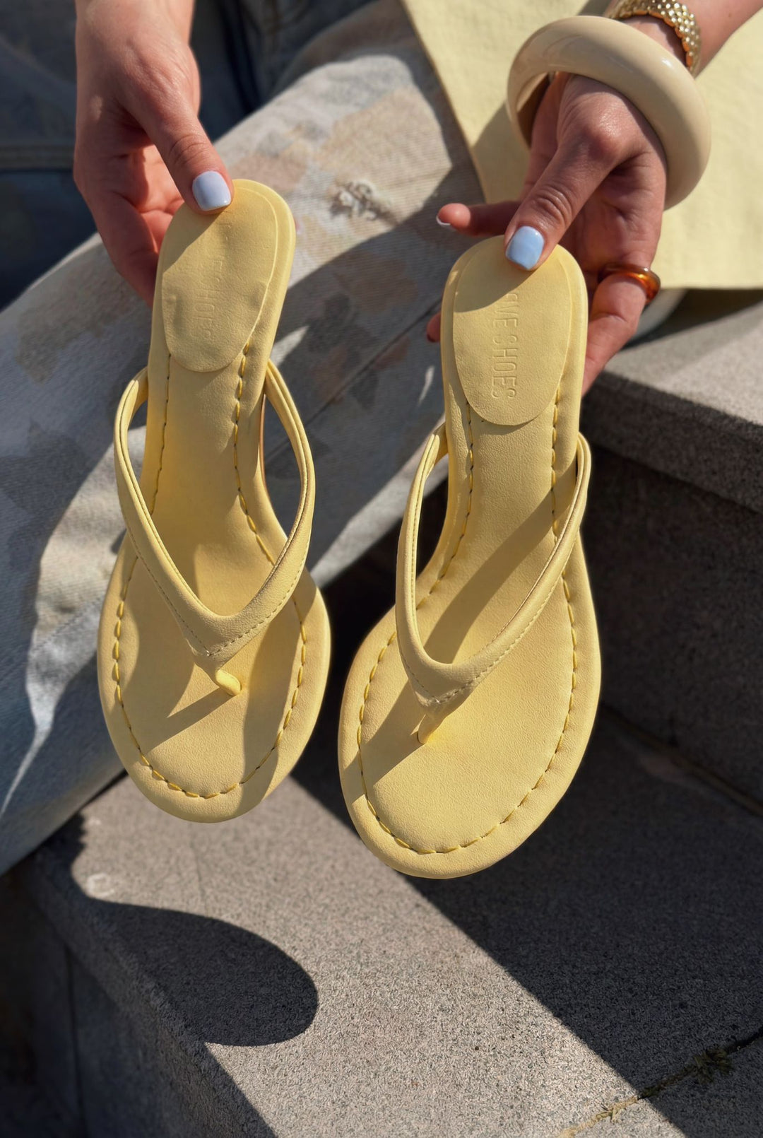 Arlene Sarı Mat Deri Kadın Parmak Arası Topuklu Terlik - ILOVESHOES