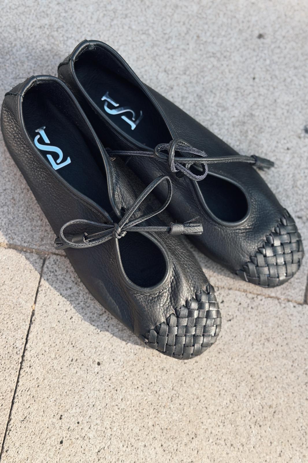 Talorin Hakiki Deri Kadın Bağcıklı Babet Siyah - ILOVESHOES