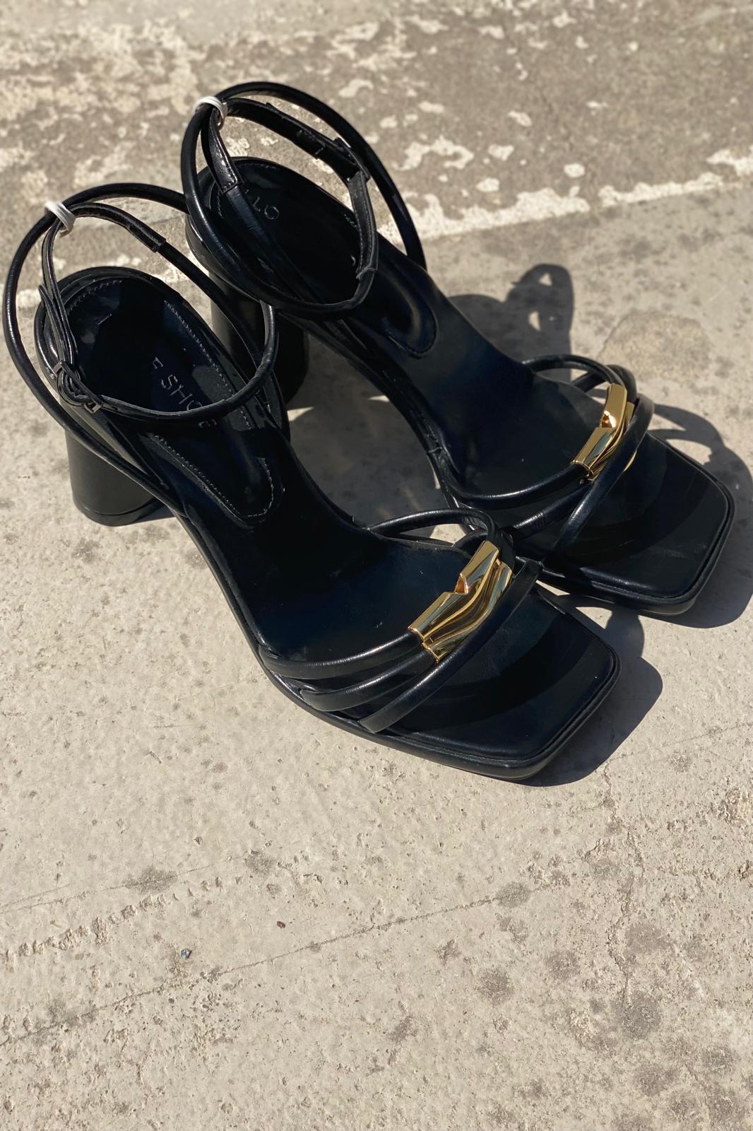 Volana Mat Deri Siyah Topuklu Ayakkabı - ILOVESHOES