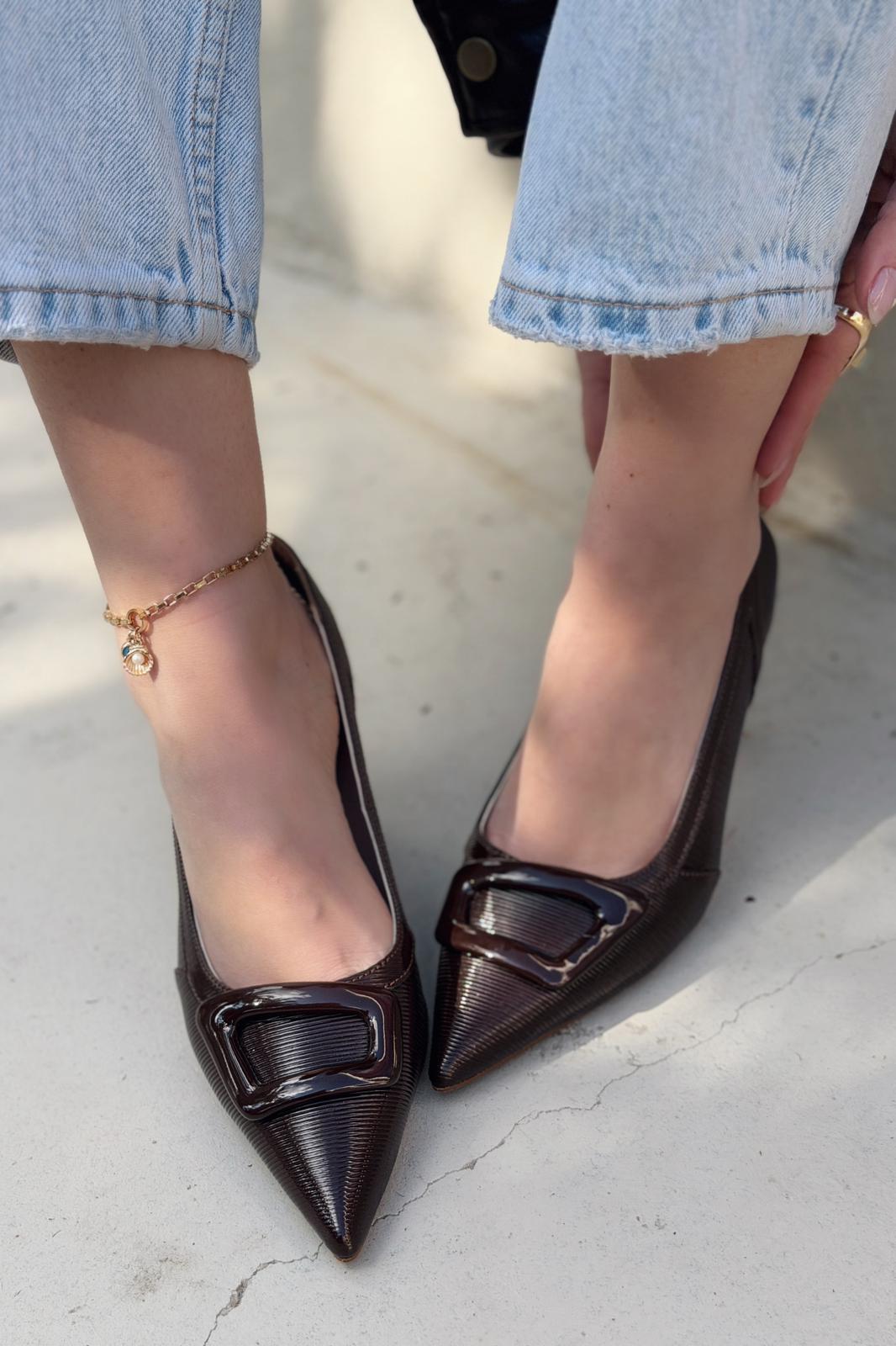 Finrel Stiletto Acıkahve Rugan Toka Detaylı - ILOVESHOES