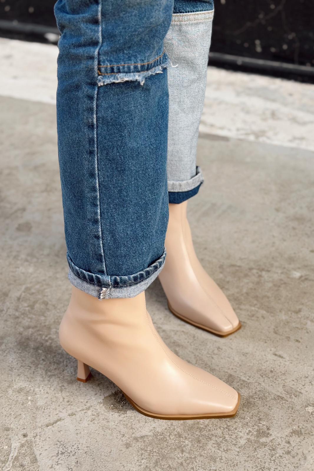 Alderie Kadın Topuklu Bot Bej Mat Deri - ILOVESHOES