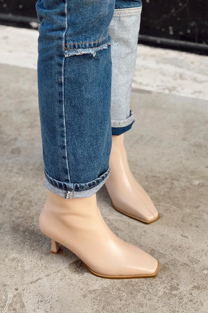 Alderie Kadın Topuklu Bot Bej Mat Deri - ILOVESHOES