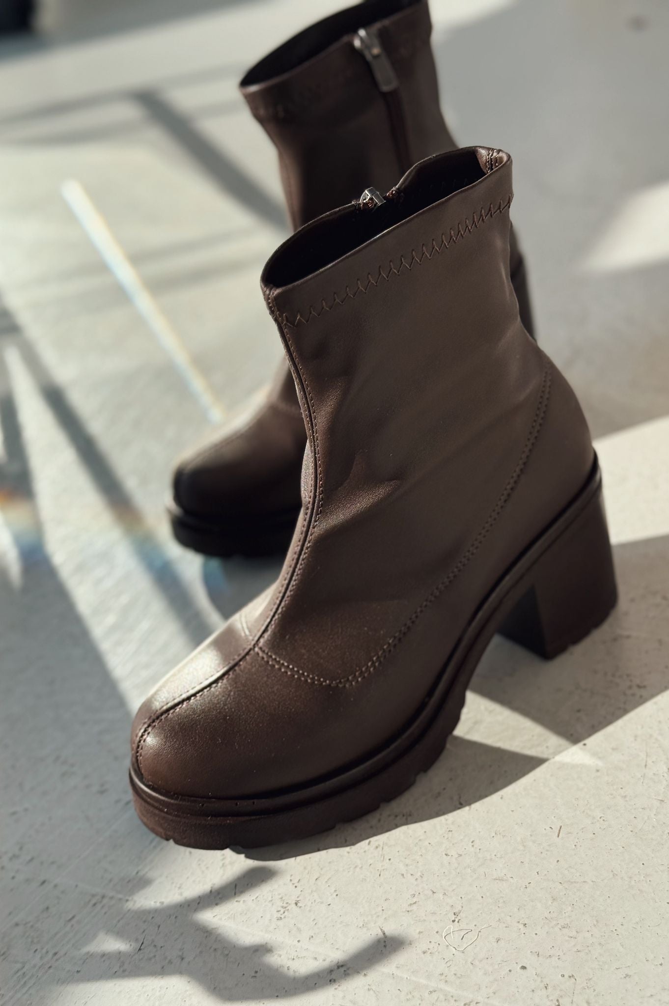 Tarion Streç Kahve Fermuarlı Kalın Topuklu Günlük Kadın Bot - ILOVESHOES