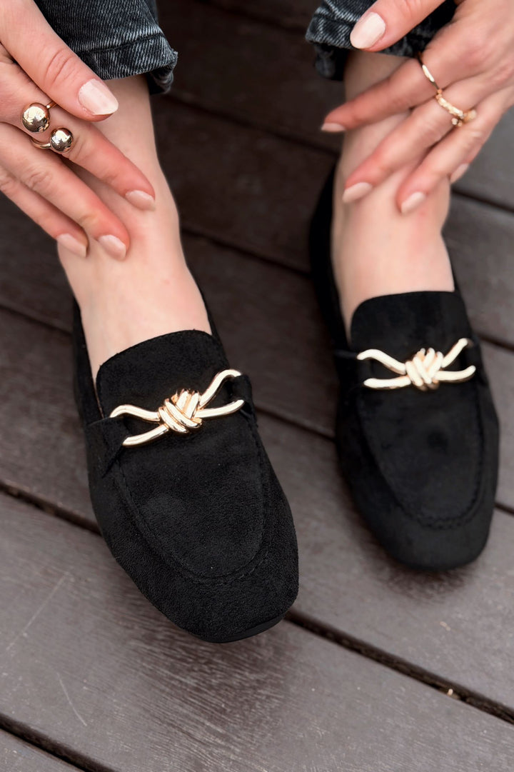 Avelis Kadın Loafer Siyah Süet Fiyonk Detaylı