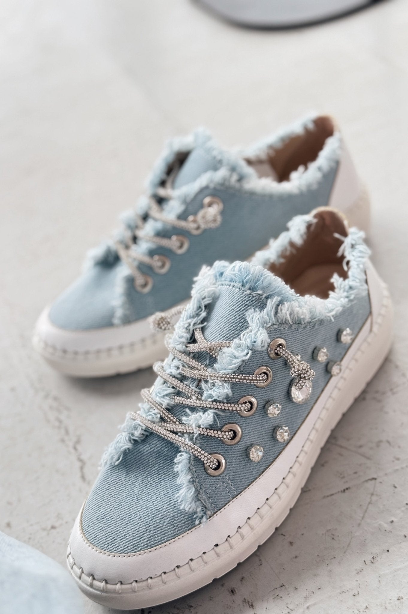 Monove Taş Detaylı Açık Mavi Jean Kadın Spor Ayakkabı - ILOVESHOES