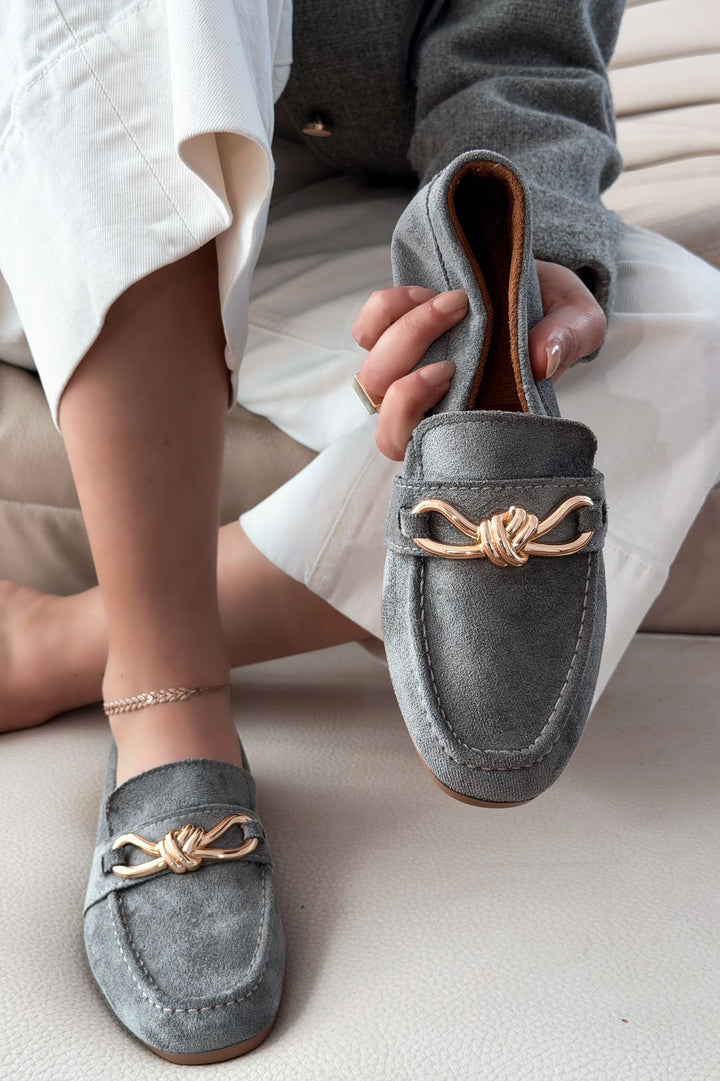 Avelis Kadın Loafer Gri Süet Fiyonk Detaylı - ILOVESHOES