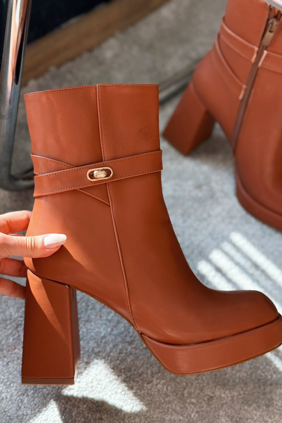 Xeniar Mat Deri Platform Topuklu Fermuarlı Toka Detaylı Taba Kadın Bot - ILOVESHOES