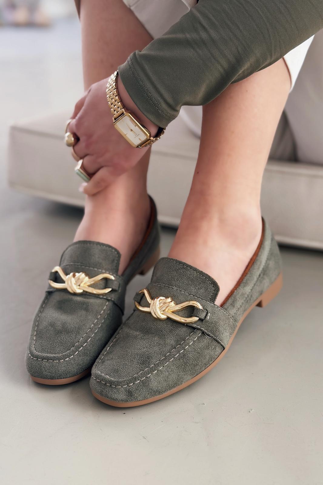 Avelis Kadın Loafer Haki Süet Fiyonk Detaylı - ILOVESHOES