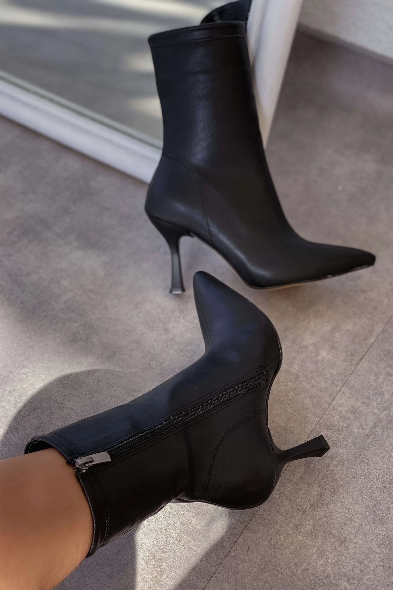 Licent Kadın Mat Deri Topuklu Bot Siyah - ILOVESHOES