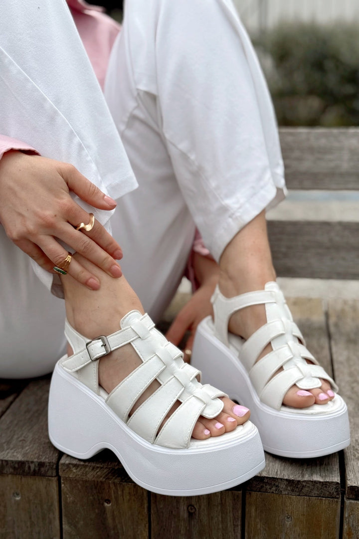 Oneyas Mat Deri Kadın Topuklu Sandalet Beyaz - ILOVESHOES Türkiye