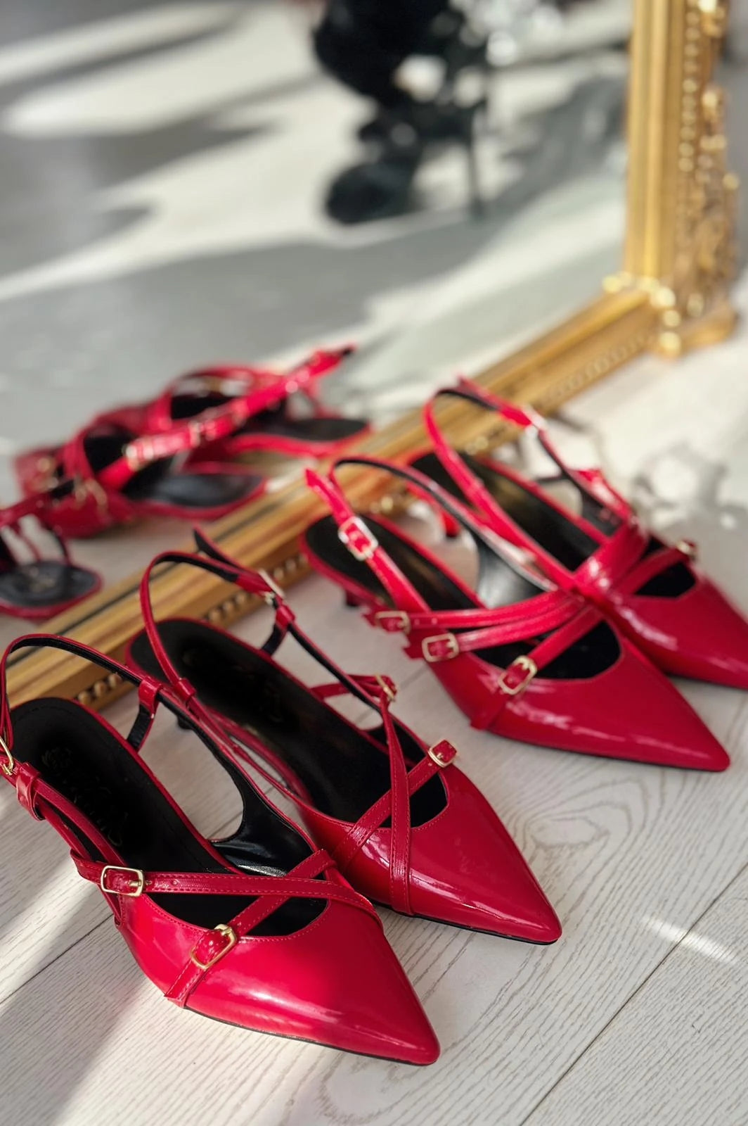 Pejox Rugan Toka Detaylı Kısa Topuklu Stiletto Kırmızı