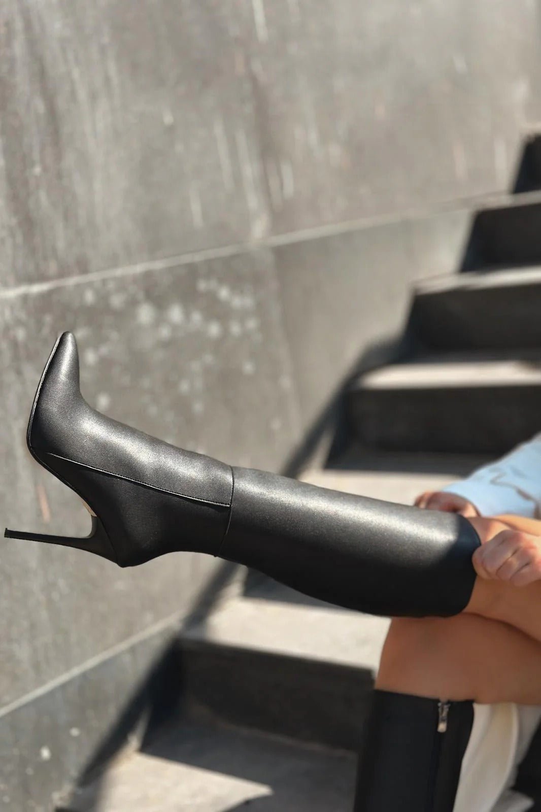 Zynor Siyah Fermuarlı Lastikli İnce Yüksek Topuklu Kadın Çizme - ILOVESHOES