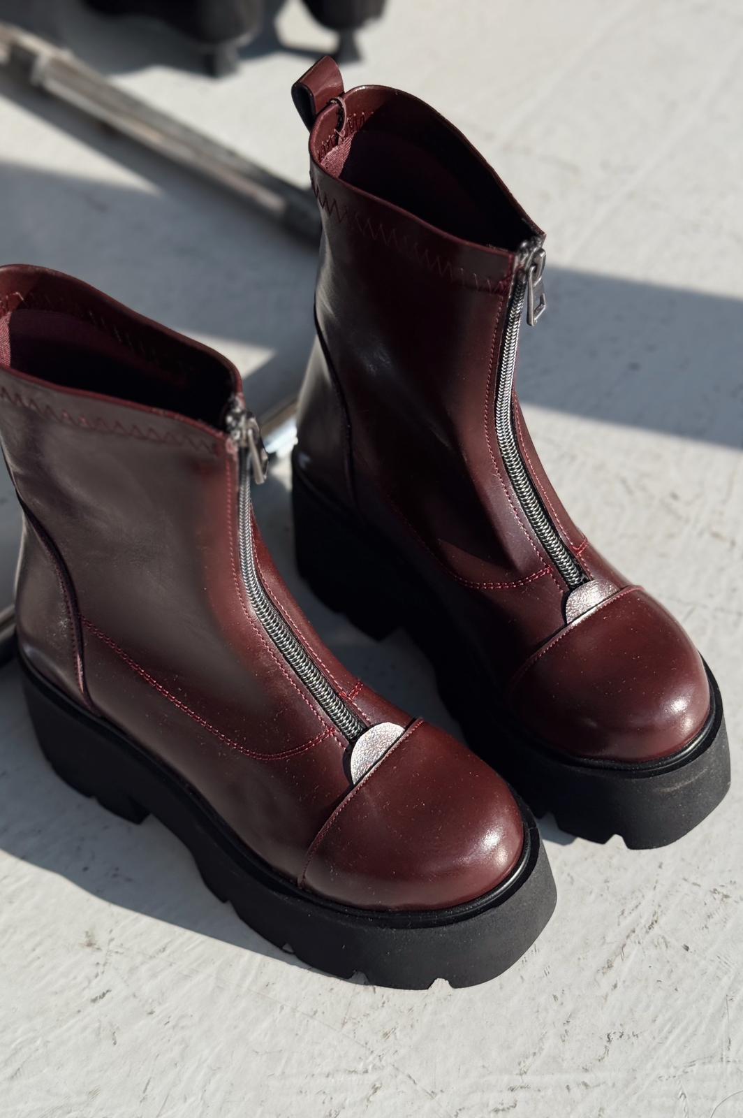 Lansdor Matte Leather High Sole Claret Red Women&