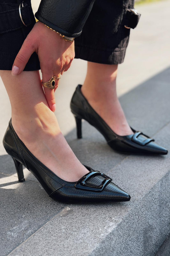 Finrel Stiletto Siyah Rugan Toka Detaylı - ILOVESHOES