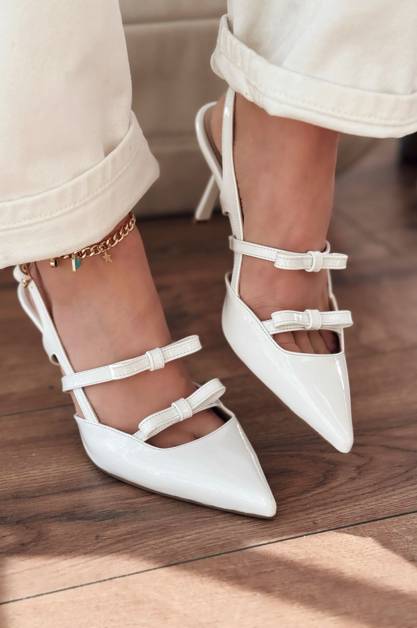Montra Rugan Fiyonk Detaylı Beyaz Stiletto - ILOVESHOES