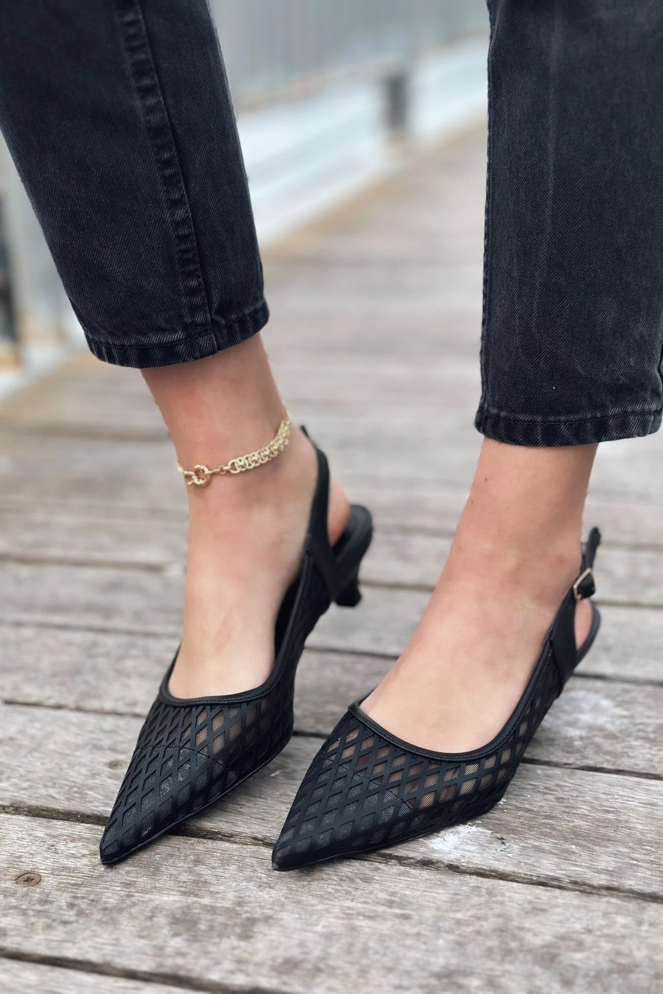 Talin Mat Deri File Detaylı Kısa Topuklu Stiletto Siyah