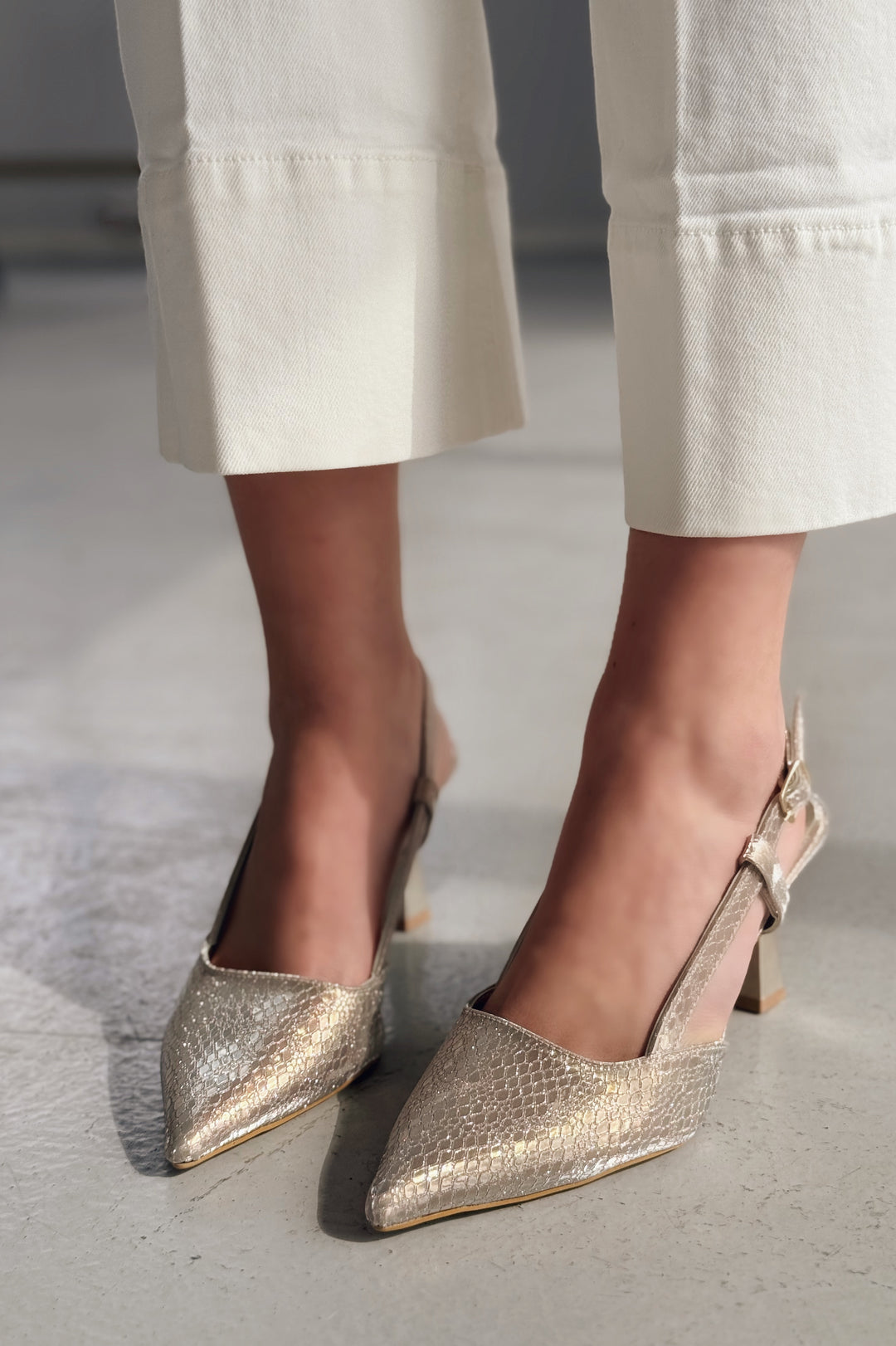 Nowse Parlak Deri Desenli Stiletto Gold