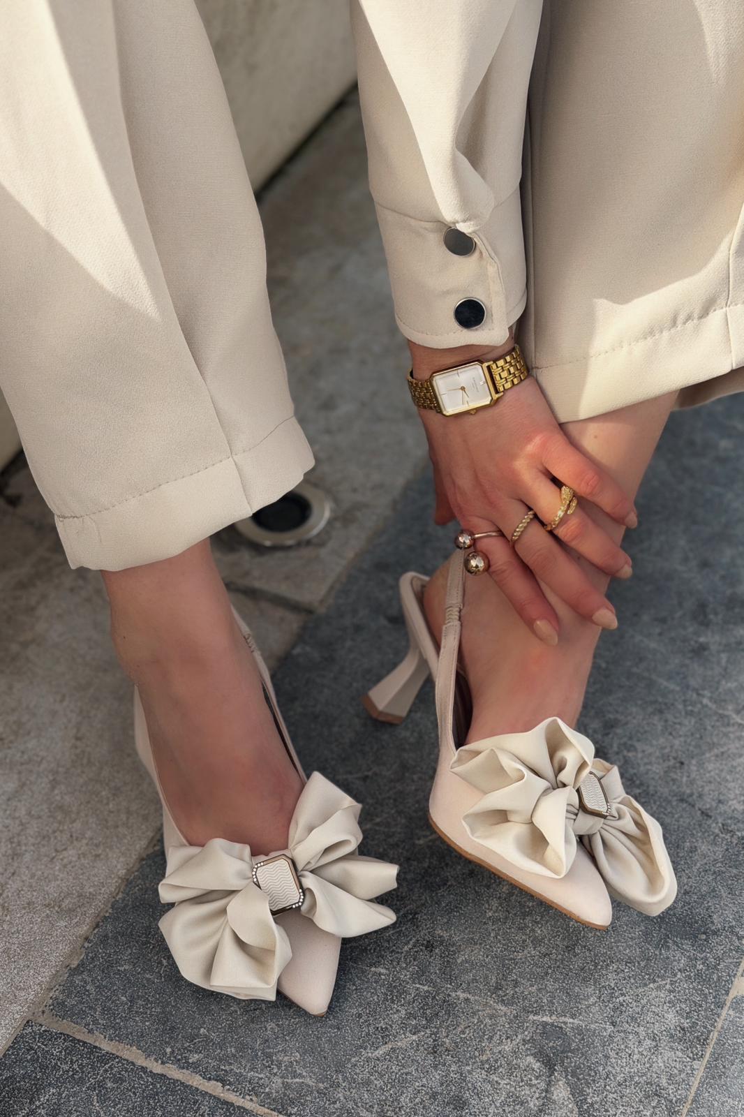 Velune Stiletto Bej Saten Fiyonk Detaylı - ILOVESHOES