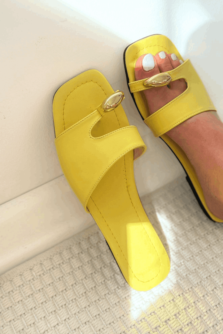 Velto Mat Deri Sarı Parmak Arası Kadın Terlik - ILOVESHOES