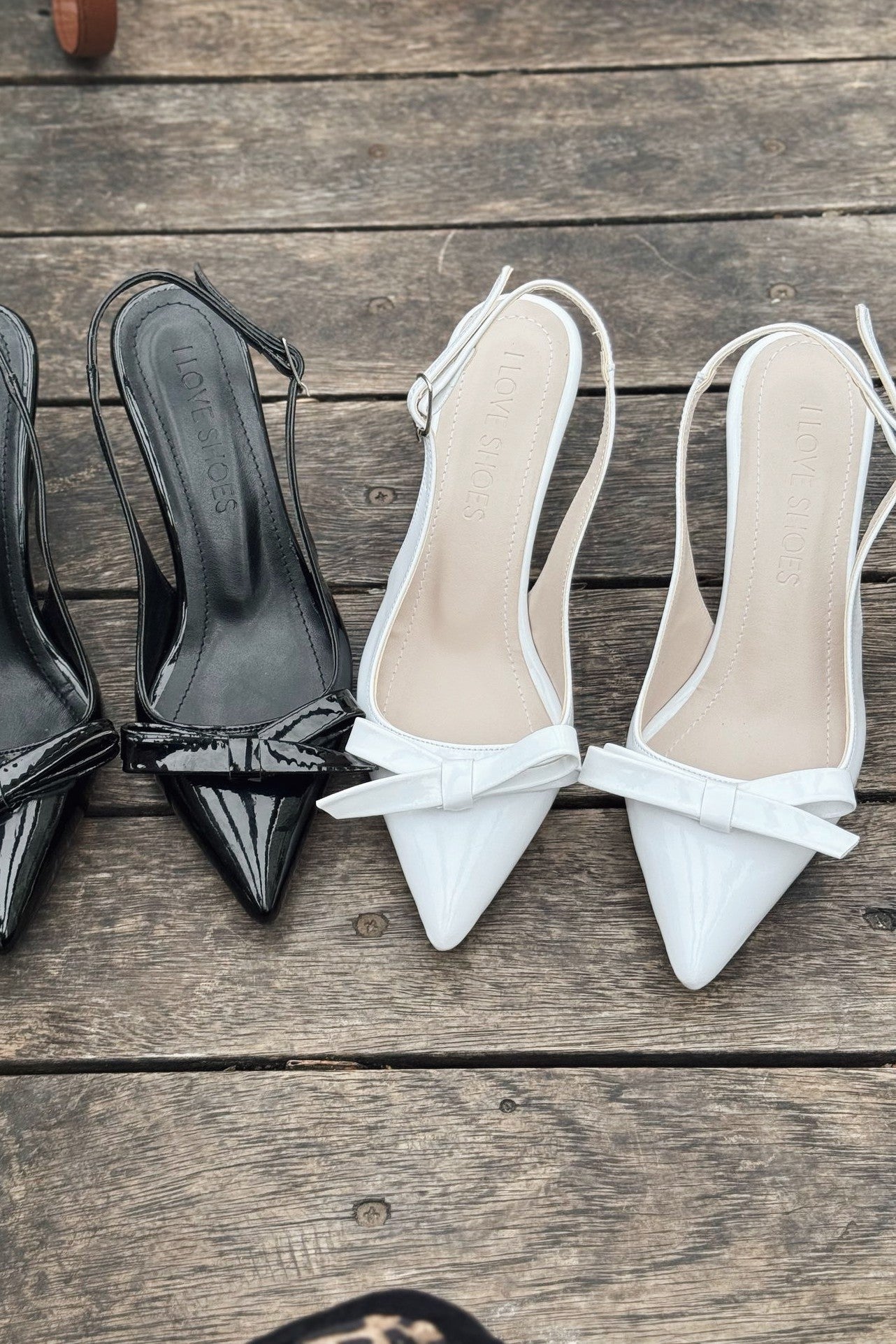 Levista Rugan Beyaz Fiyonk Detaylı Stiletto