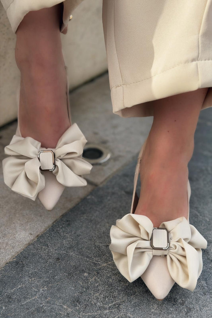 Velune Stiletto Bej Saten Fiyonk Detaylı - ILOVESHOES