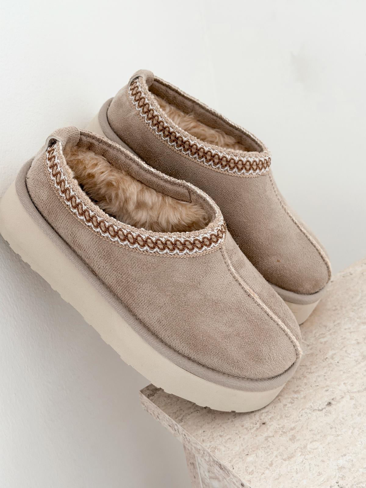 Lefani Kadın İçi Tüylü Terlik Bej Süet - ILOVESHOES