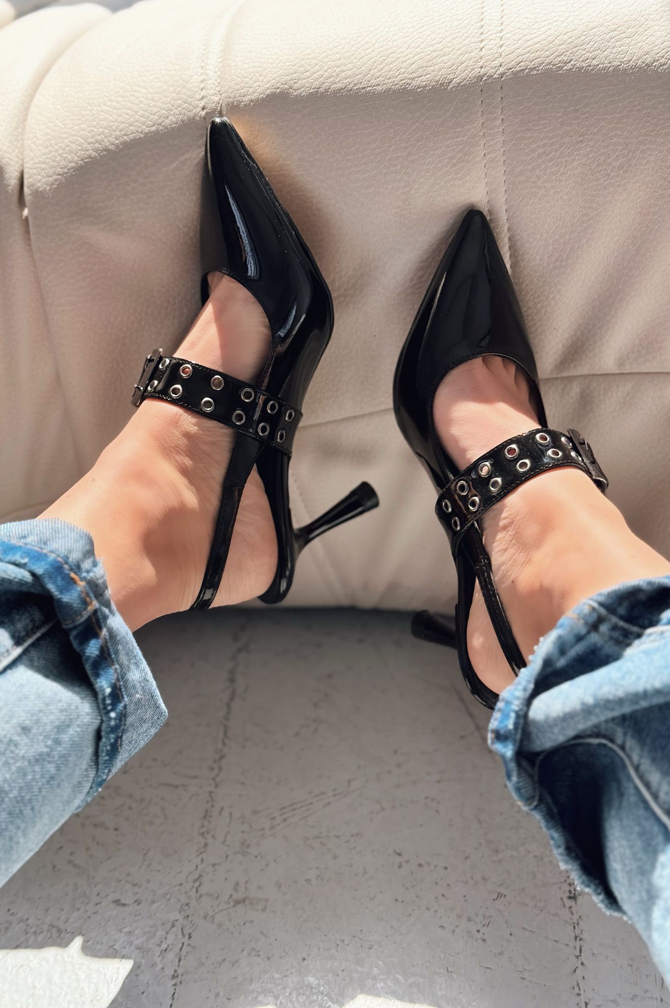 Benor Rugan Siyah Toka Detaylı Stiletto