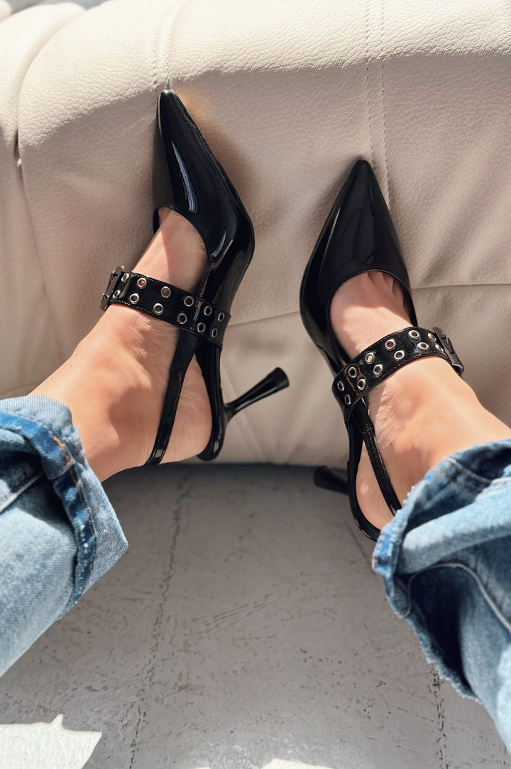 Benor Rugan Siyah Toka Detaylı Stiletto