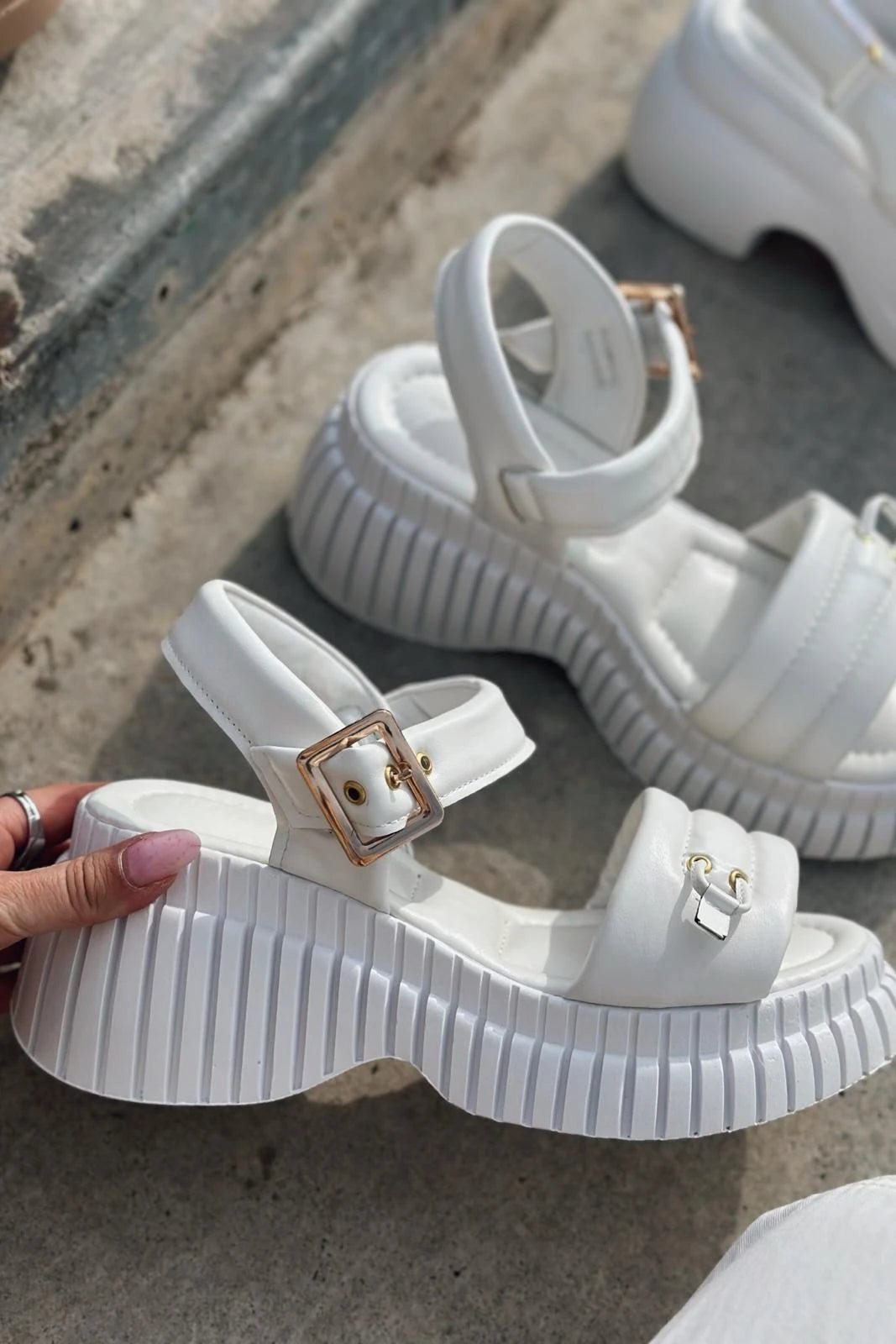 Jonix Mat Deri Kalın Taban Kadın Sandalet Beyaz - ILOVESHOES