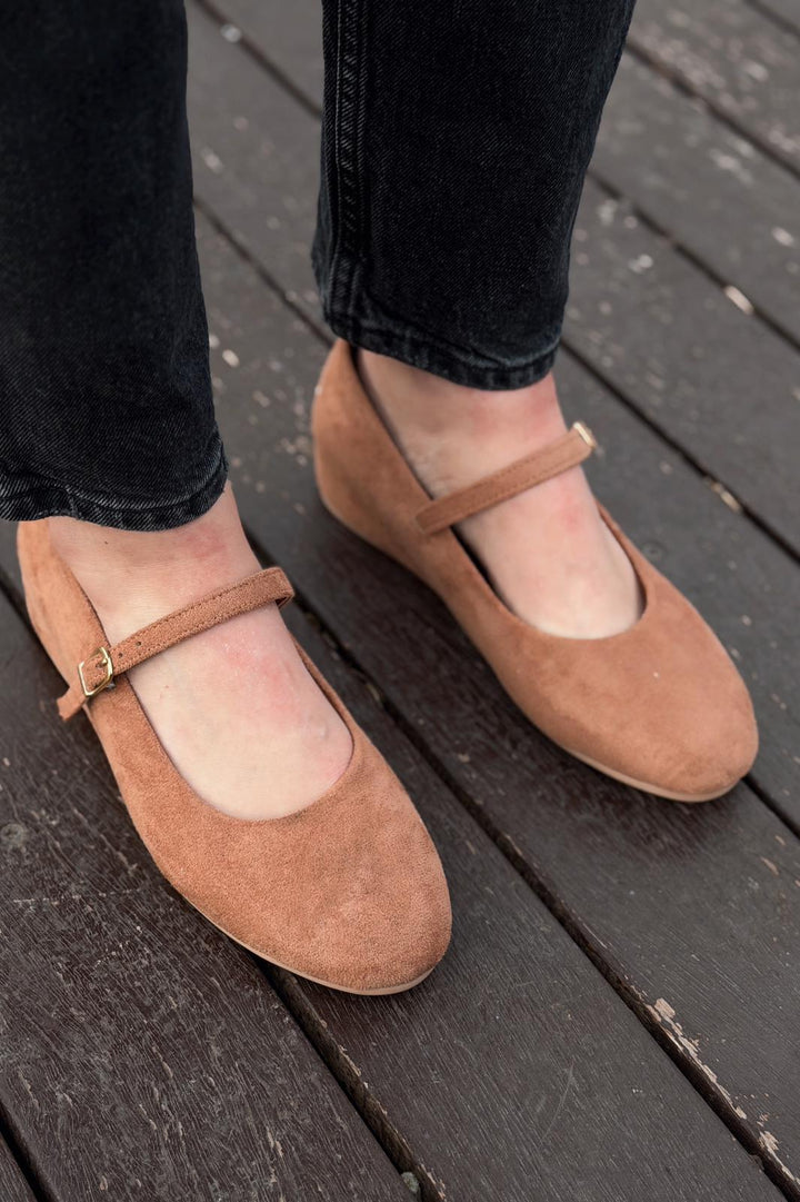 Tenris Kadın Babet Taba Süet Dolgu Topuklu - ILOVESHOES