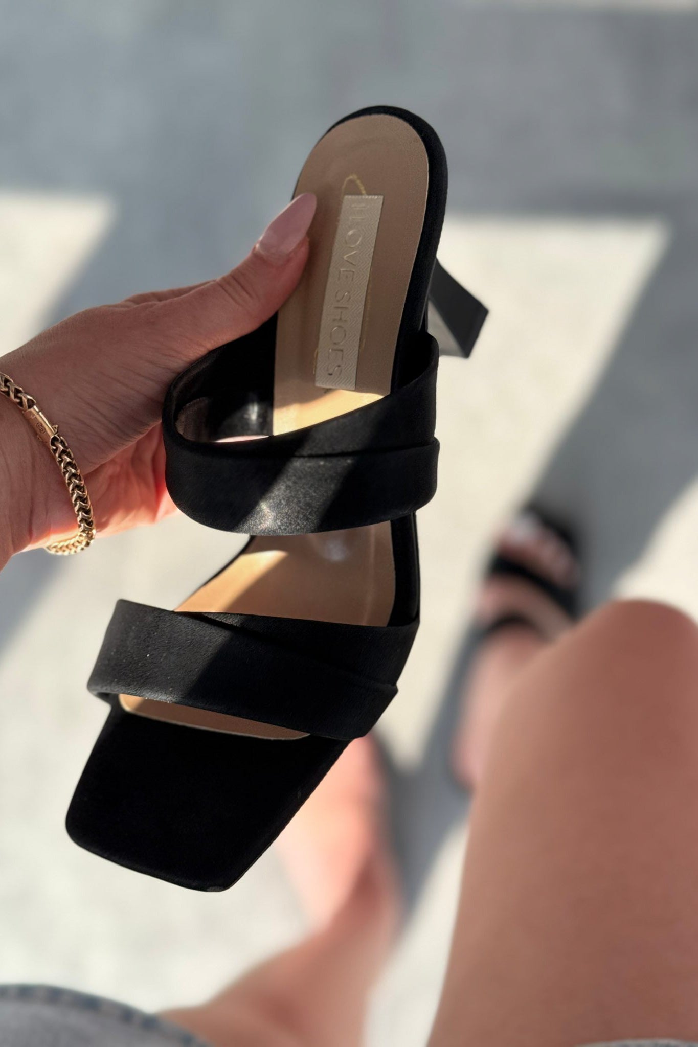 Mirvo Mat Deri Siyah Bant Detaylı Topuklu Terlik - ILOVESHOES