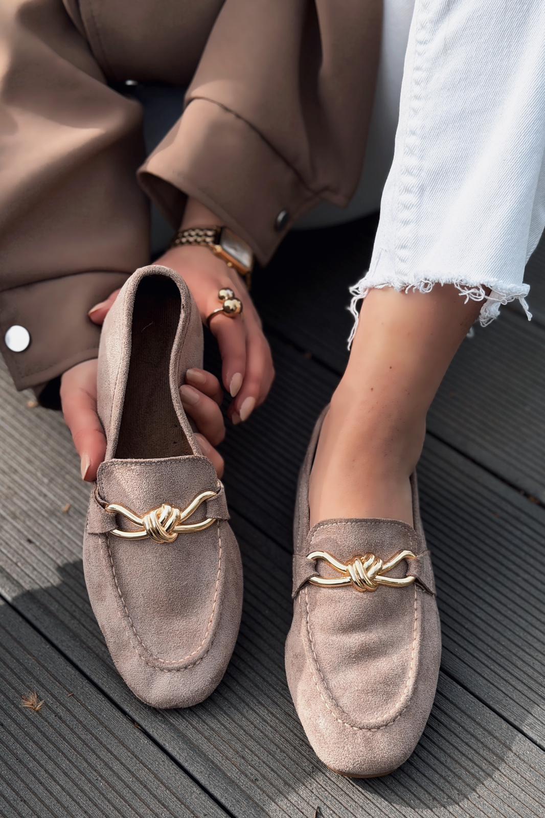 Avelis Kadın Loafer Bej Süet Fiyonk Detaylı - ILOVESHOES