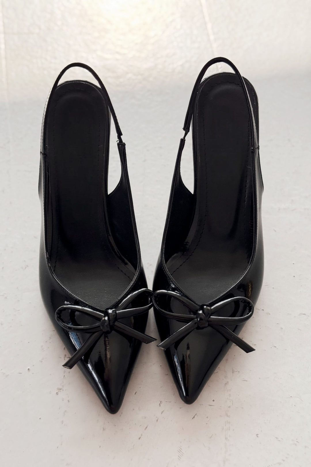 Avalis Rugan Siyah Fiyonk Detaylı Topuklu Kadın Ayakkabı - ILOVESHOES Türkiye