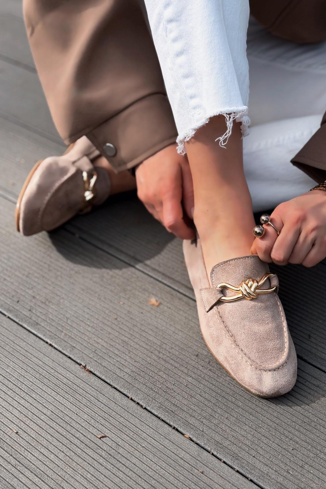 Avelis Kadın Loafer Bej Süet Fiyonk Detaylı - ILOVESHOES