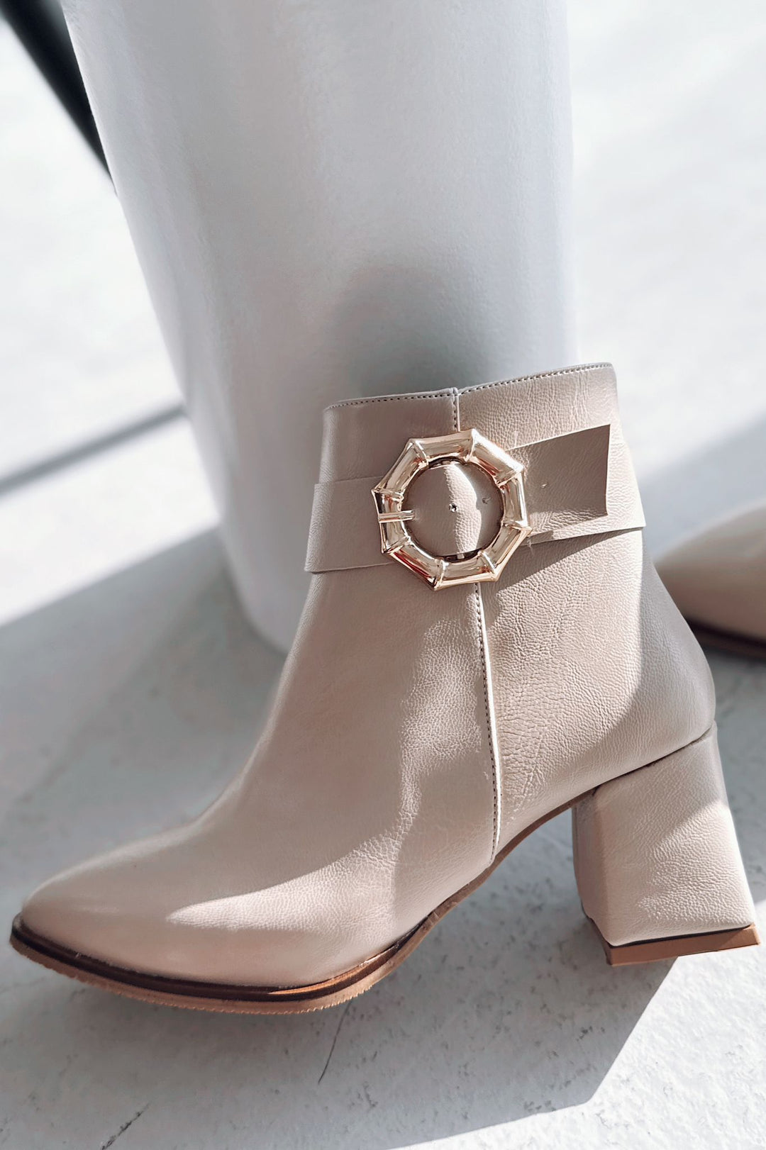 Loceir Topuklu Kadın Bot Bej Mat Deri - ILOVESHOES