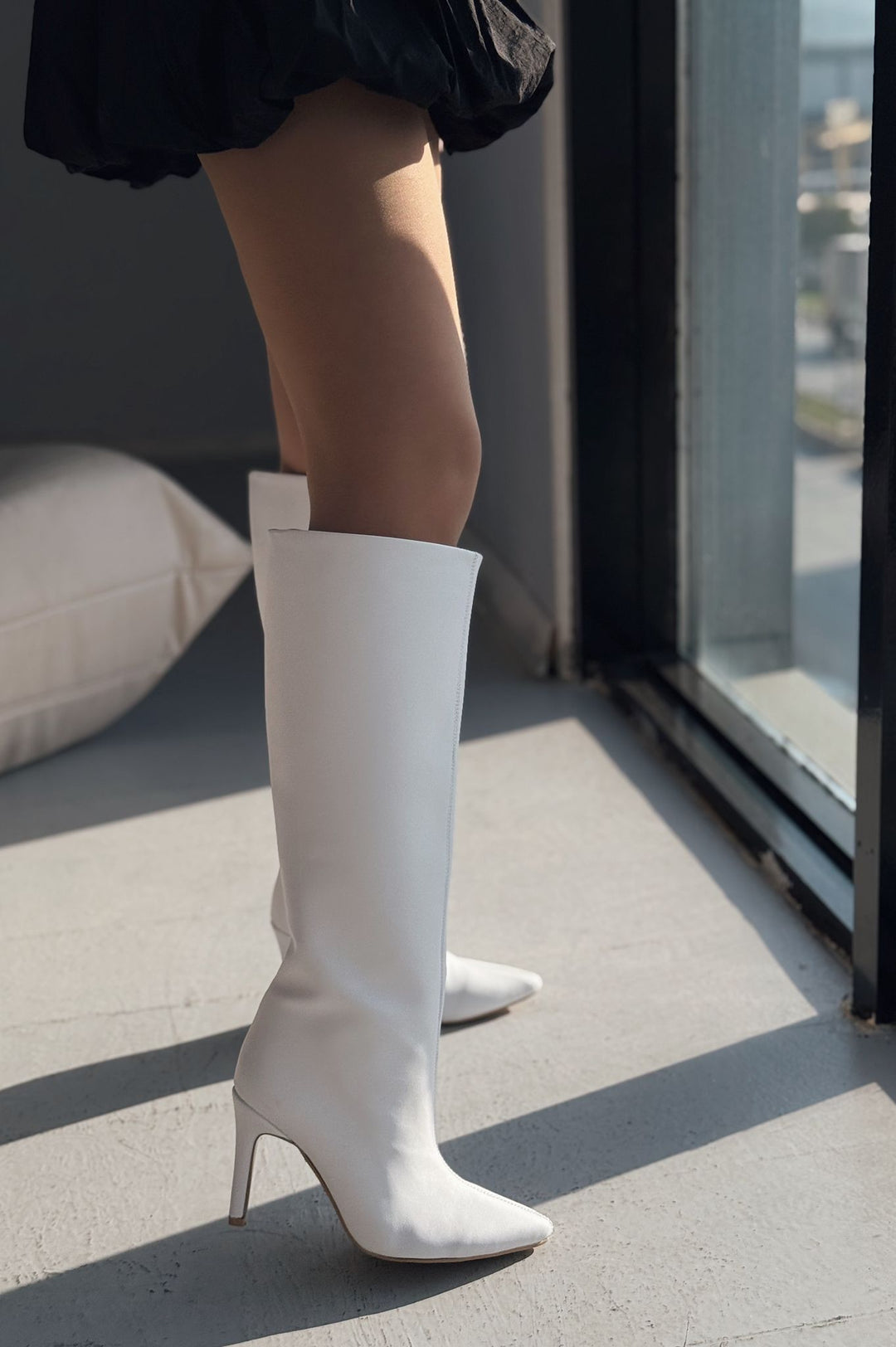 Oslanna Beyaz Mat Deri Günlük Kadın Çizme - ILOVESHOES